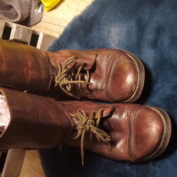 Size 8 Brown genuine leather boots. - Picture 4 of 9